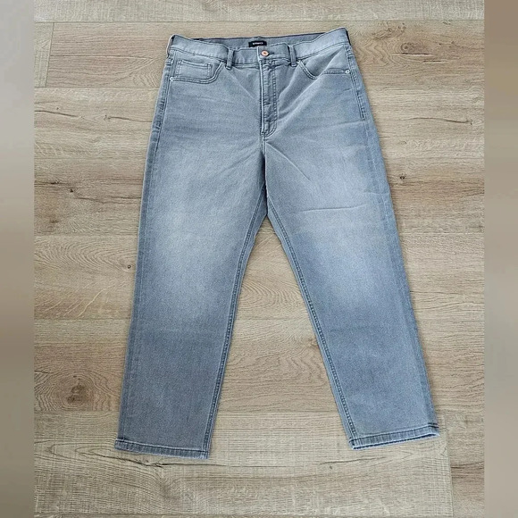 Express Mom Jean Super High Rise in gray - Picture 2 of 9